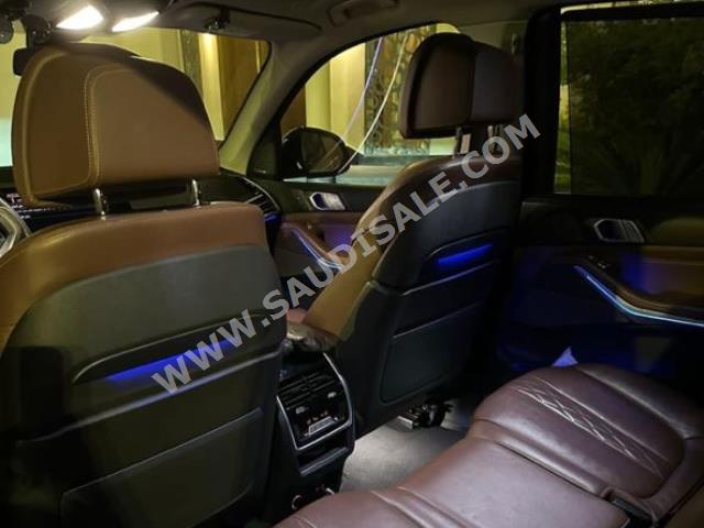 2020 بي ام دبليو الفئة اكس 7