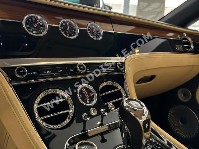 2019 بنتلي كونتيننتل جي تي الاصدار الاول