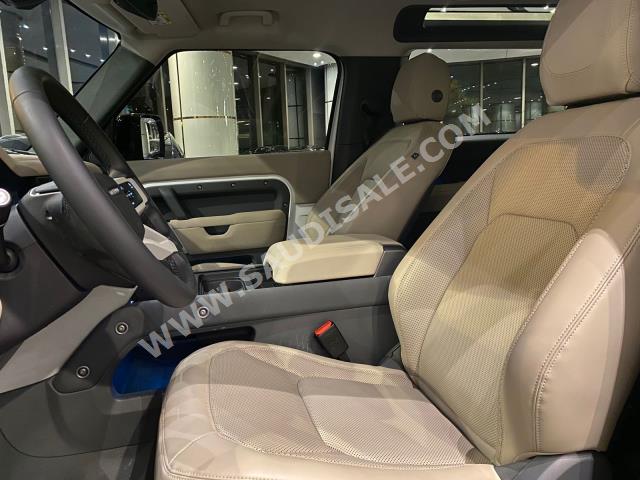 2023 لاند روفر ديفيندر اس اي