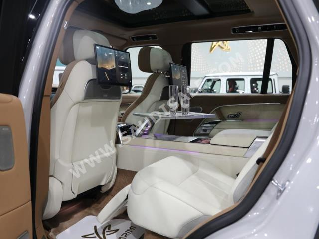 2023 لاند روفر رينج روفر اس في اوتوبيوغرافي