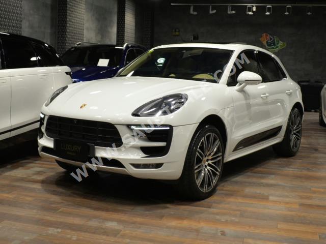 2017 بورش ماكان جي تي اس