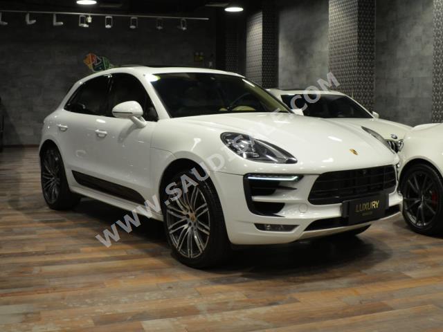 2017 بورش ماكان جي تي اس