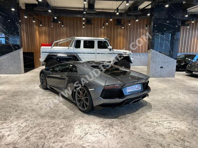 2012 لمبرجيني افنتادور