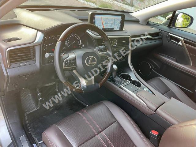 2020 لكزس أر إكس 350