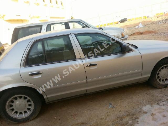 2002 فورد كراون فكتوريا