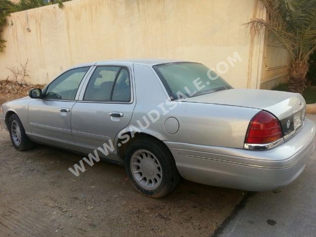 2002 فورد كراون فكتوريا