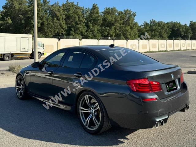 2013 بي ام دبليو الفئة ام إم 5