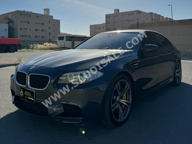 2013 بي ام دبليو الفئة ام إم 5