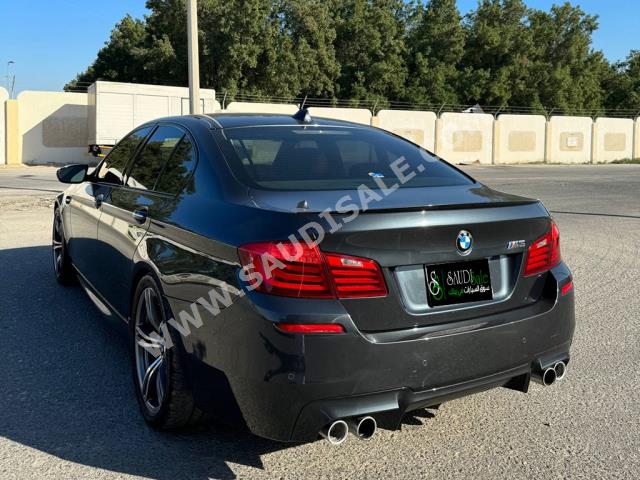 2013 بي ام دبليو الفئة ام إم 5