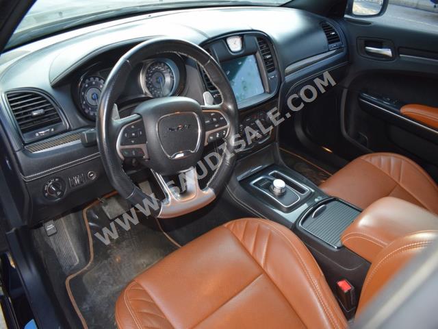 2016 Chrysler 300 SRT