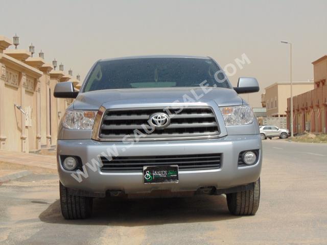 2013 تويوتا سكويا اس ار 5