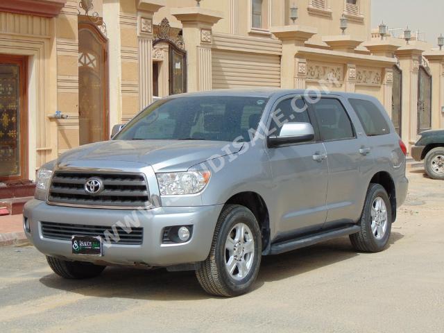 2013 تويوتا سكويا اس ار 5
