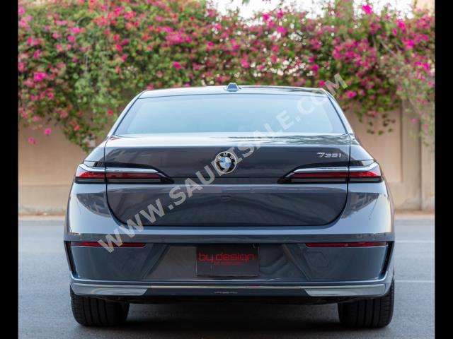 2023 بي ام دبليو الفئة السابعة 735 إل أي