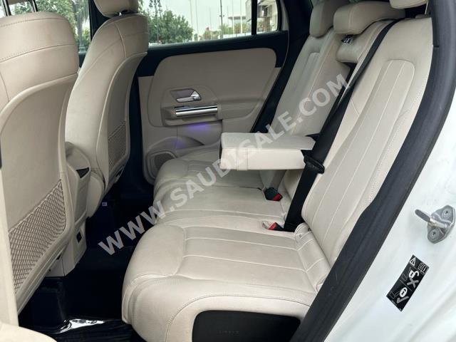 2021 مرسيدس - بنز جي إل أي 200