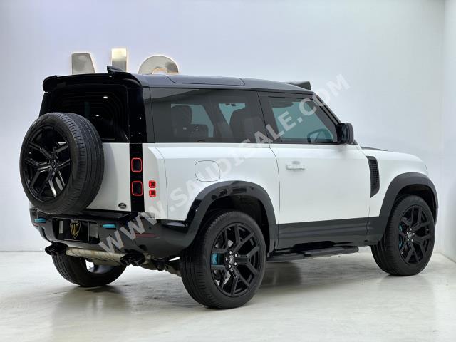 2021 لاند روفر ديفيندر اس اي