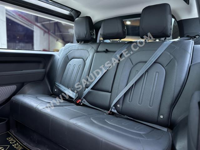 2021 لاند روفر ديفيندر اس اي