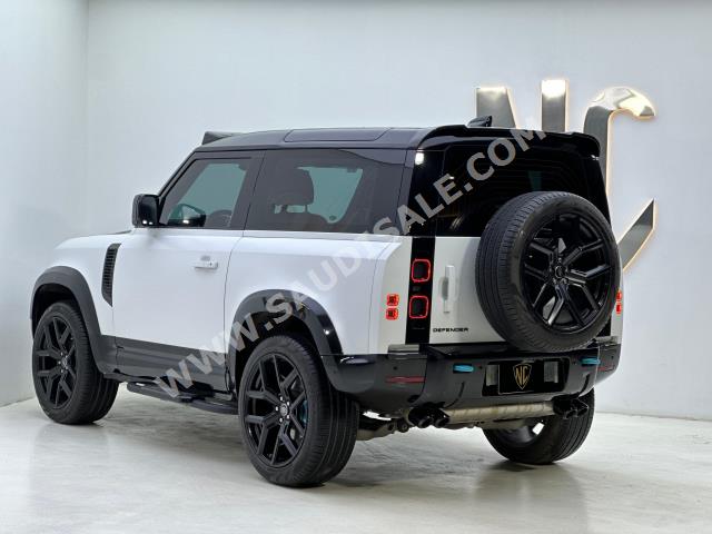 2021 لاند روفر ديفيندر اس اي