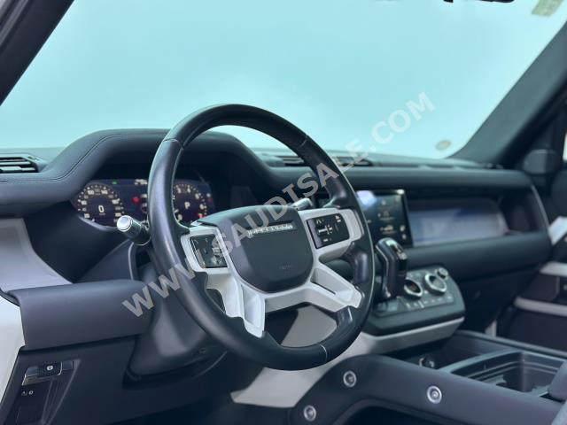 2021 لاند روفر ديفيندر اس اي