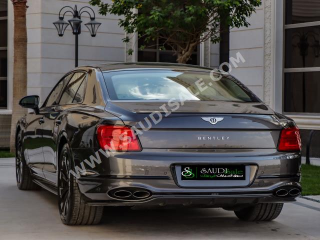 2022 بنتلي كونتيننتل فلاينج سبير