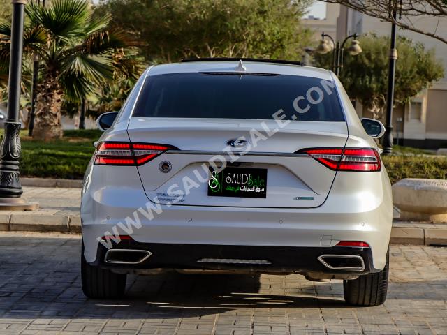 2022 فورد توروس تايتينيوم