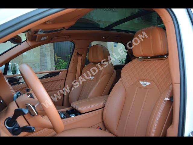 2021 بنتلي بنتايجا