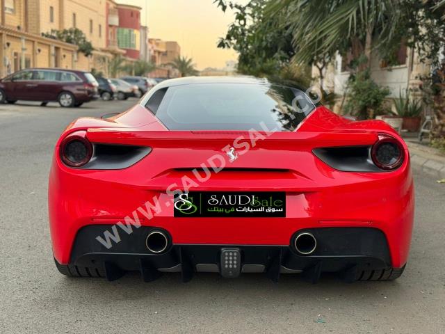 2017 فيراري 488 جي تي بي