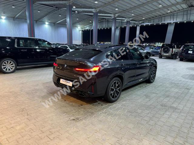 2022 بي ام دبليو الفئة اكس 4