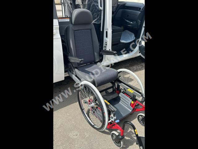 2022 هيونداي ستاريا