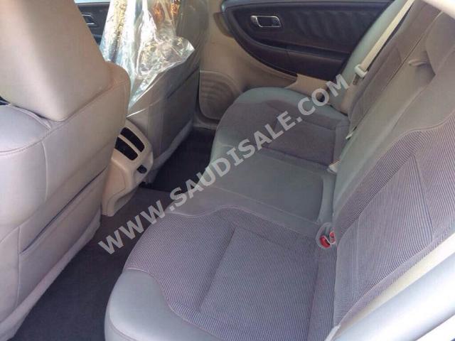 2010 Ford Taurus