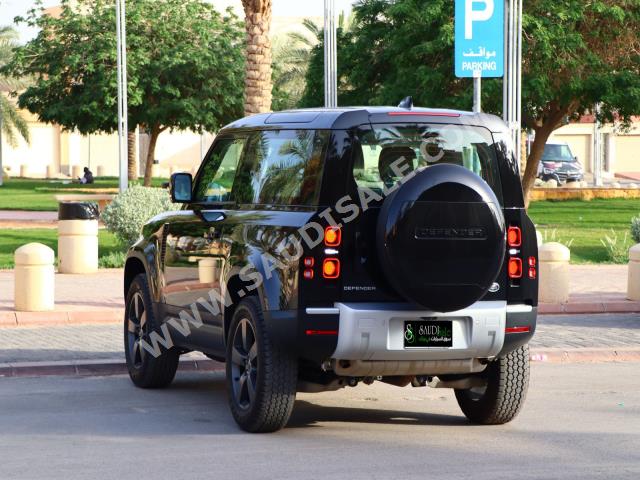 2023 لاند روفر ديفيندر 90