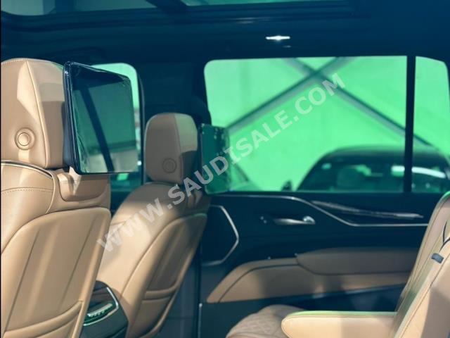 2021 كاديلاك اسكاليد