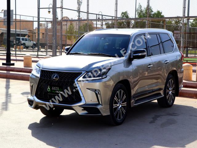 2018 لكزس إل إكس 570 اس