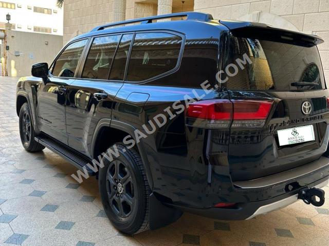 2023 تويوتا لاند كروزر جي ار سبورت