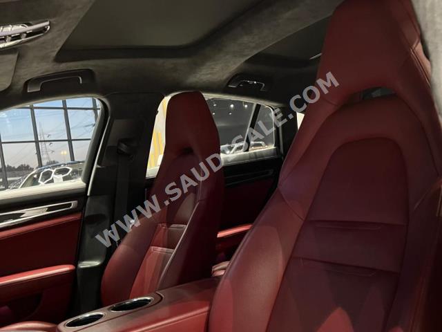 2018 بورش بانميرا توربو