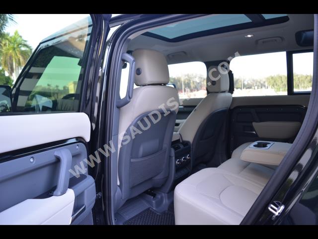 2023 لاند روفر ديفيندر 110 ادفانتشر