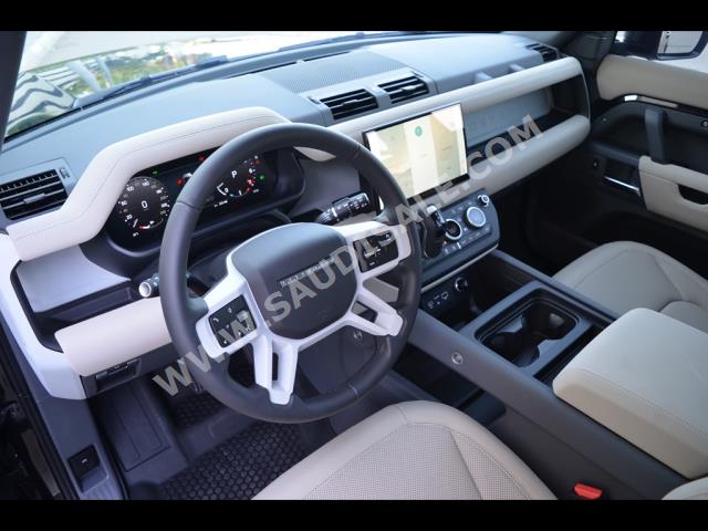 2023 لاند روفر ديفيندر 110 ادفانتشر