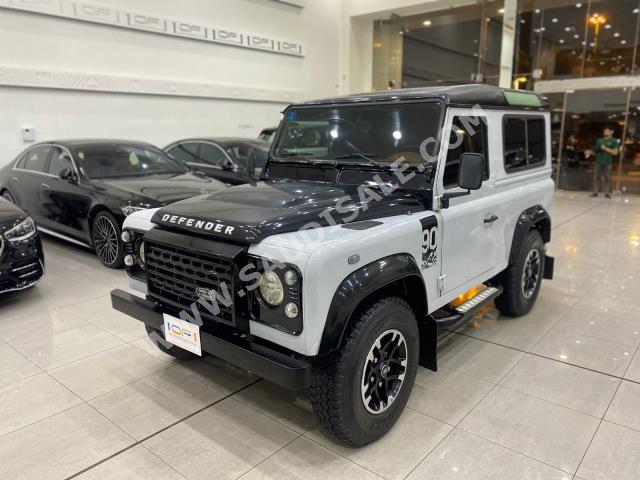 2016 لاند روفر ديفيندر 90