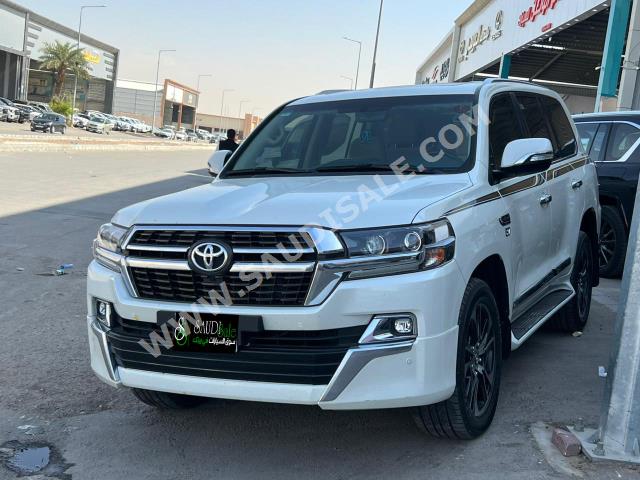 2021 تويوتا لاند كروزر في اكس ار