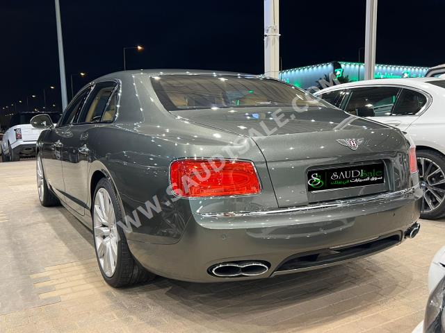 2015 بنتلي كونتيننتل فلاينج سبير