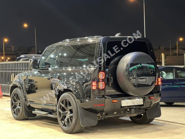 2021 لاند روفر ديفيندر اكس