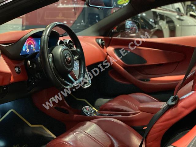 2017 مكلارين 570 جي تي