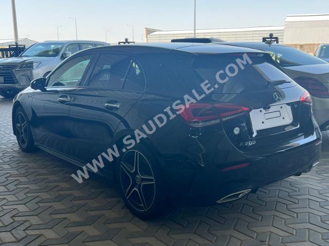 2022 مرسيدس - بنز أي 200