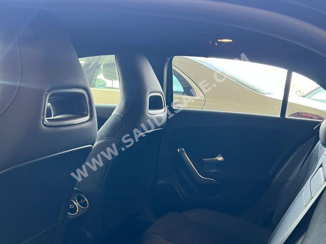 2022 مرسيدس - بنز أي 200