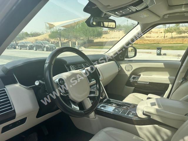 2015 لاند روفر رينج روفر فوج