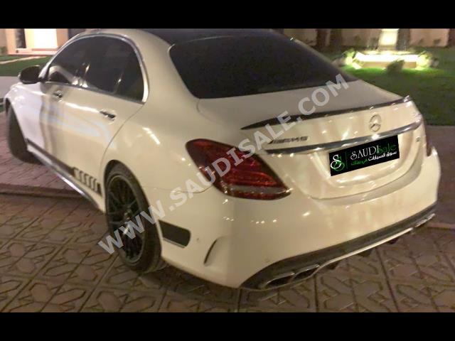 2016 مرسيدس - بنز سي 63إٍس أي إم جي