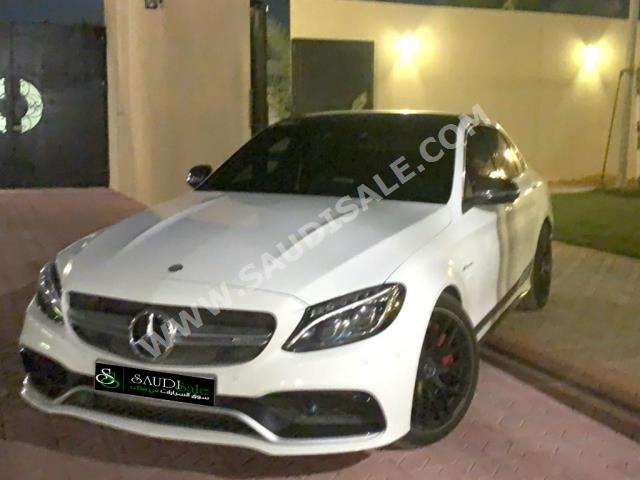 2016 مرسيدس - بنز سي 63إٍس أي إم جي