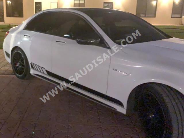 2016 مرسيدس - بنز سي 63إٍس أي إم جي