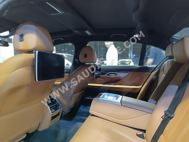 2018 بي ام دبليو الفئة السابعة 730 إل أي