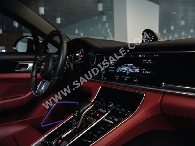 2019 Porsche Panamera 4S
