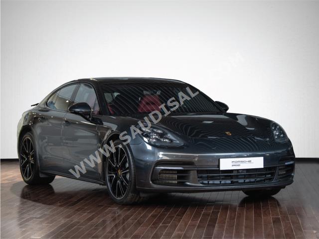 2019 Porsche Panamera 4S